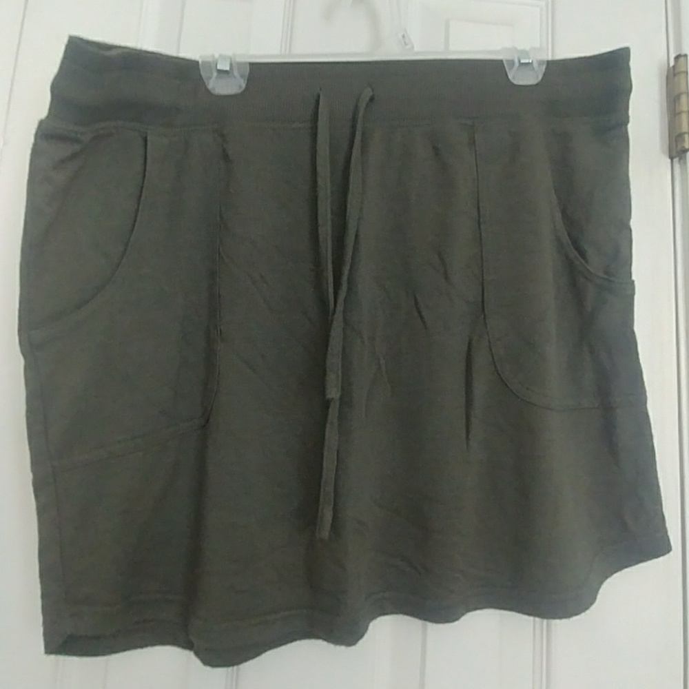 Balance Collection Skirt